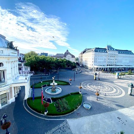 Modern Apartment In Historic City Center Old Town Братислава Экстерьер фото
