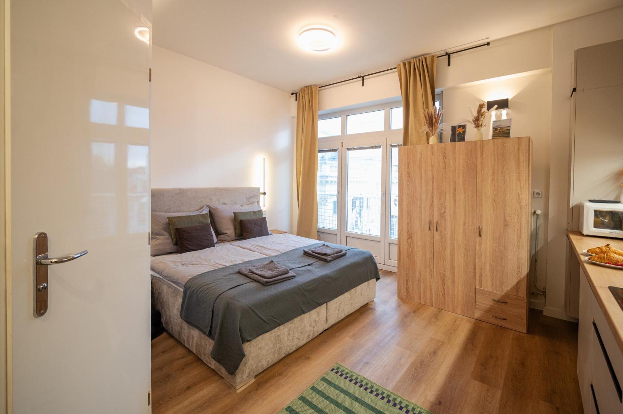 Modern Apartment In Historic City Center Old Town Братислава Экстерьер фото